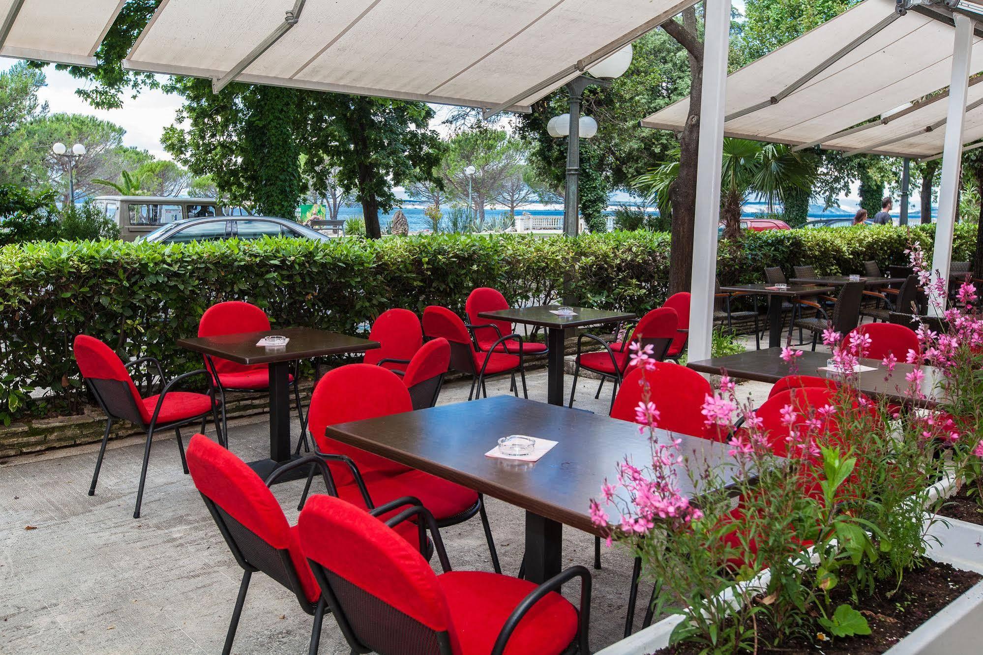 Hotel Zagreb Цриквеница Экстерьер фото