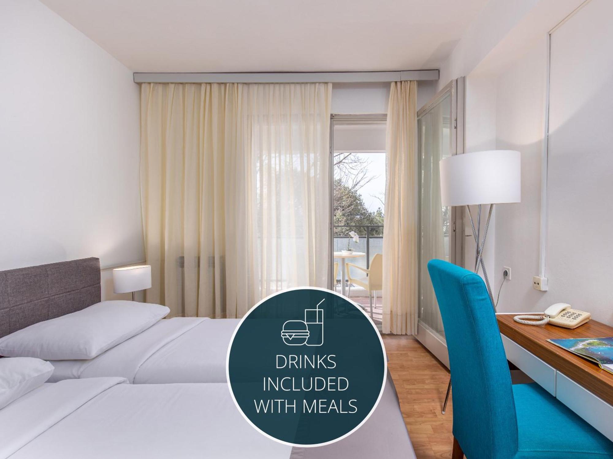 Hotel Zagreb Цриквеница Экстерьер фото